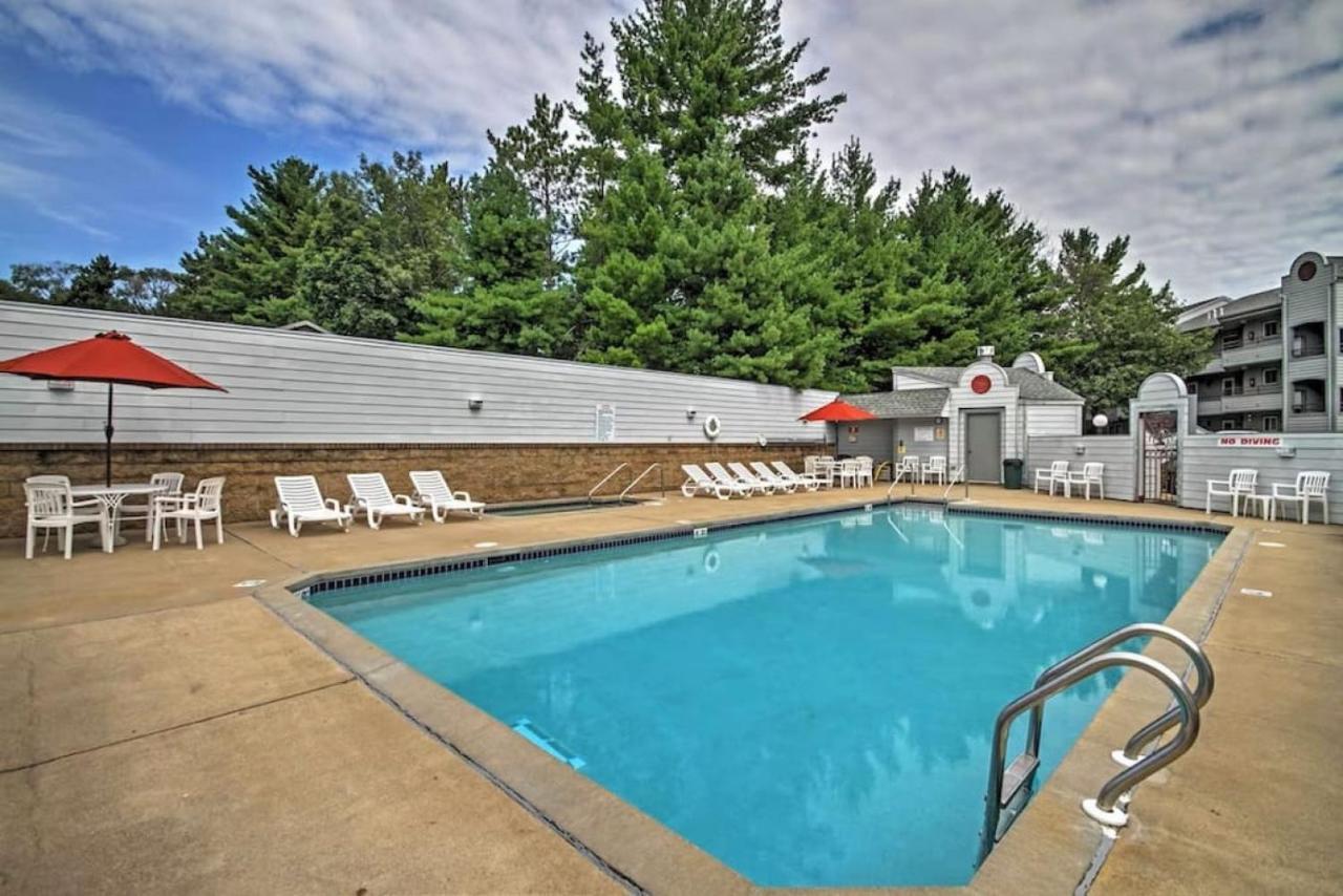 Ethels Beachfront Getaway Wisconsin Dells Exterior photo